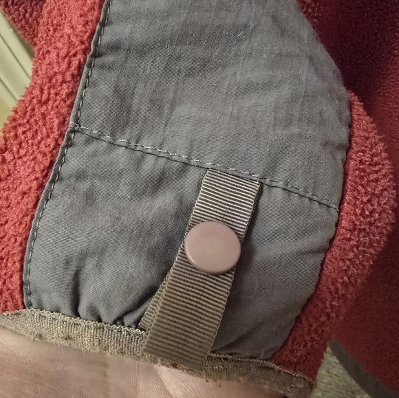 The North Face Red and Gray Polertec Fleece Jacket - Picture 6 of 11